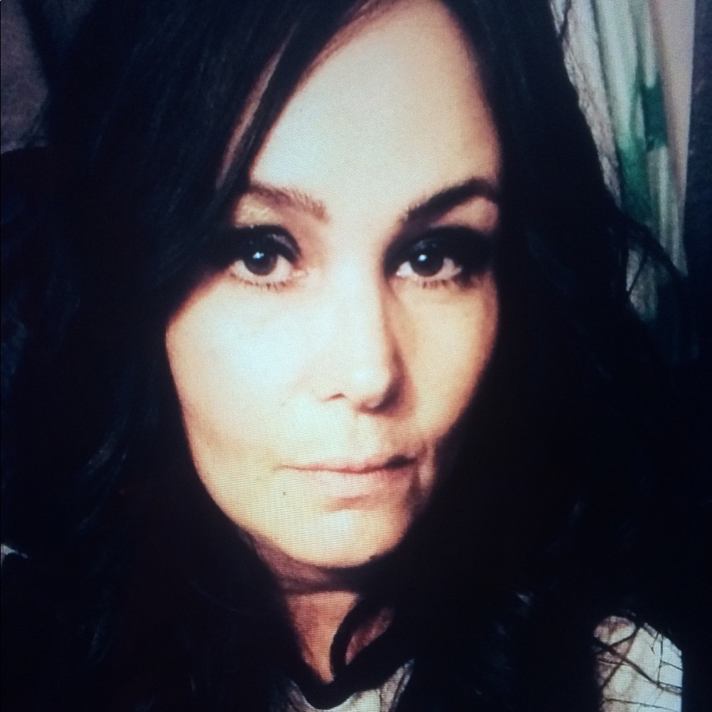 Meet your Posher, Carri